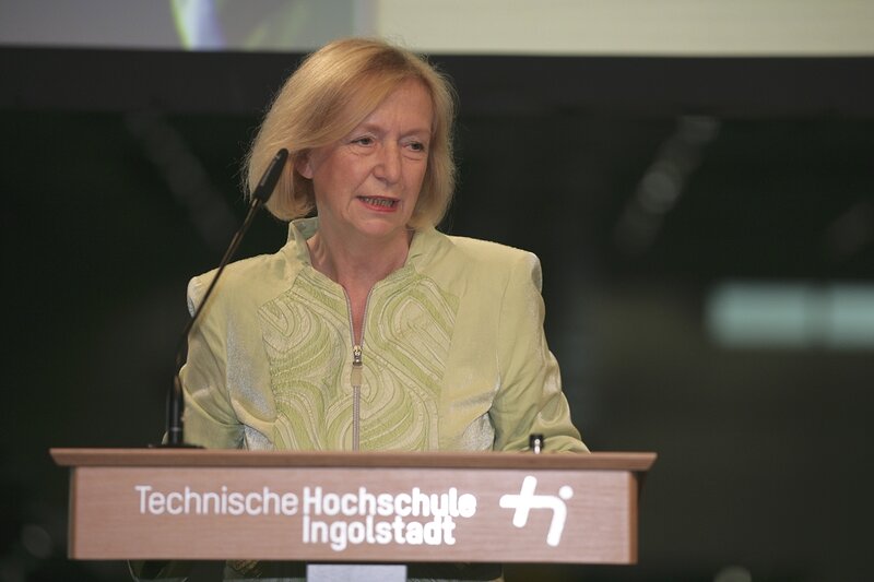 Bundesministerin Johanna Wanka bei der Eröffnungsrede
