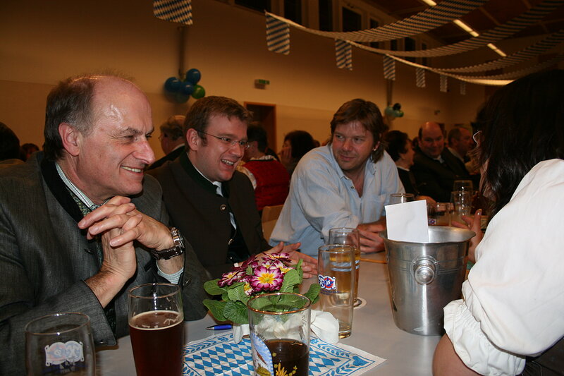 Reinhard Eichiner, Reinhard Brandl und Walter Zieglmeier beim Starkbierfest in Lenting