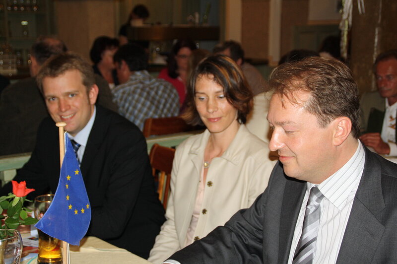 Reinhard Brandl neben der Europakandidatin Andrea Albert und dem CSU-Generalsekretär Alexander Dobrindt