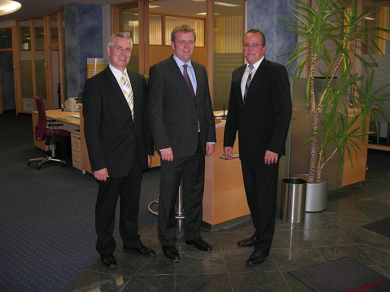 MdB Dr. Reinhard Brandl mit den Direktoren Wagner (l.) und Hofstetter
