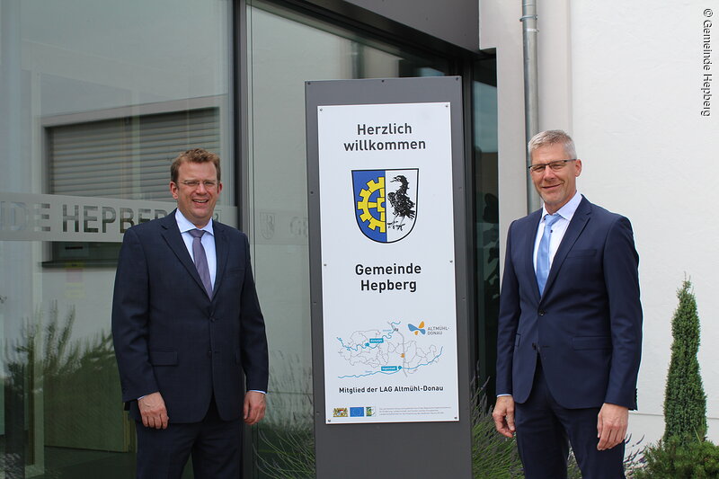 Dr. Reinhard Brandl MdB und Bürgermeister Raimund Lindner; Foto: Gemeinde Hepberg