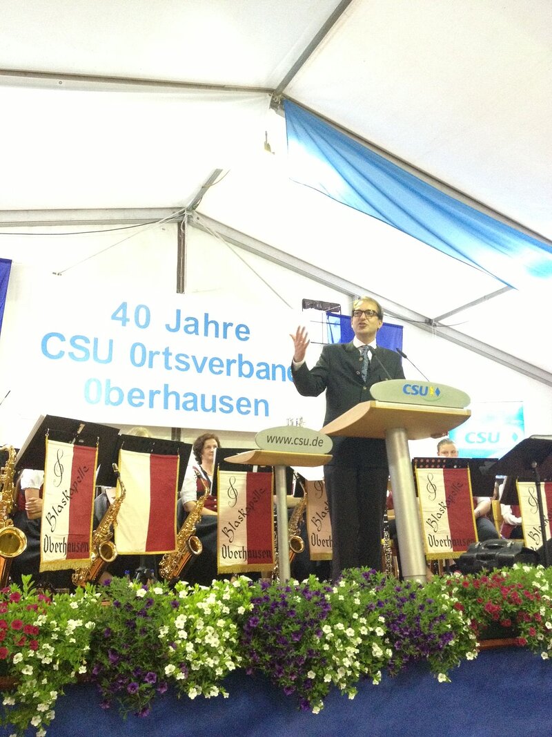 Alexander Dobrindt im Festzelt in Unterhausen