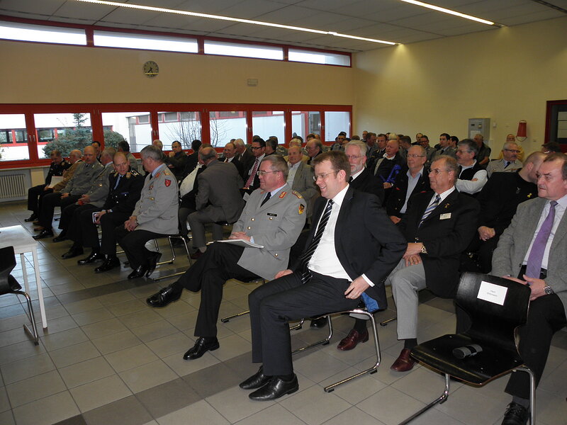 MdB Dr. Reinhard Brandl bei der Veranstaltung in der Max-Immelmann-Kaserne