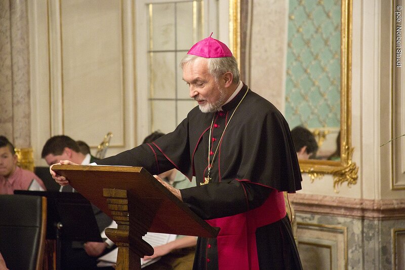 Bischof Gregor Maria Hanke bei seinem Grußwort; Foto: Diözesanrat Eichstätt