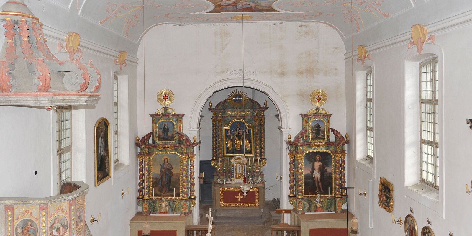 innenansicht-kirche-mariae-heimsuchung-vor-renovierung-neu-2.jpg
