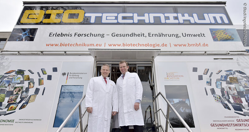 OB Dr. Christian Lösel und MdB Dr. Reinhard Brandl beim Bio-Technikum
