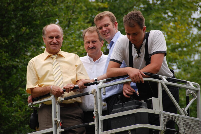 Reinhard Eichiner, Ludwig Mayinger und Reinhard Brandl kurz vor Ihrem Ausflug über die Baumwipfel