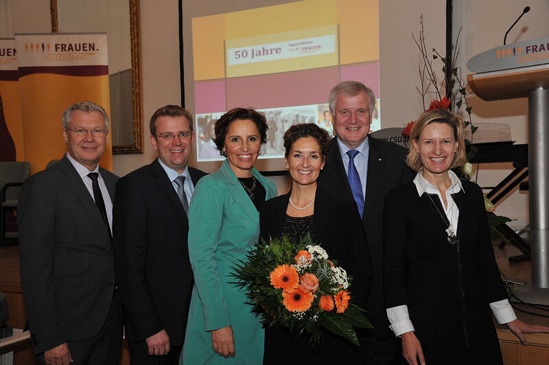 OB Dr. Alfred Lehmann, MdB Dr. Reinhard Brandl, Staatsministerin Christine Haderthauer, FU-Kreisvorsitzende Dorothea Soffner, Ministerpräsident Horst Seehofer und MdEP Dr. Angelika Niebler