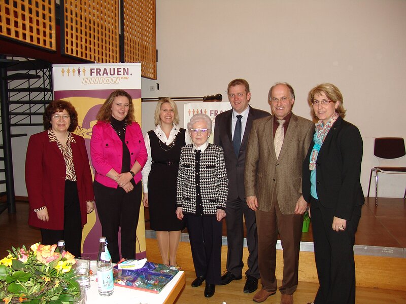 Petra Preis, Kerstin Schreyer-Stäblein, MdL, Claudia Forster, Hilde Regler, Dr. Reinahrd Brandl, Reinhard Eichiner, Tanja Schorer-Dremel Petra Preis, Kerstin Schreyer-Stäblein, MdL, Claudia Forster, Hilde Regler, Dr. Reinahrd Brandl, Reinhard Eichiner, Tanja Schorer-Dremel