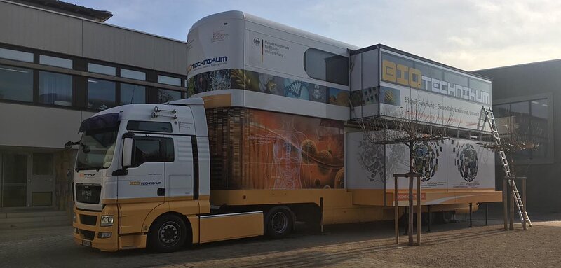 Der Biotechnikums-Truck an der Realschule Beilngries