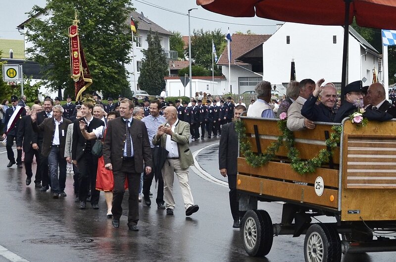 Der Festzug in Emskeim