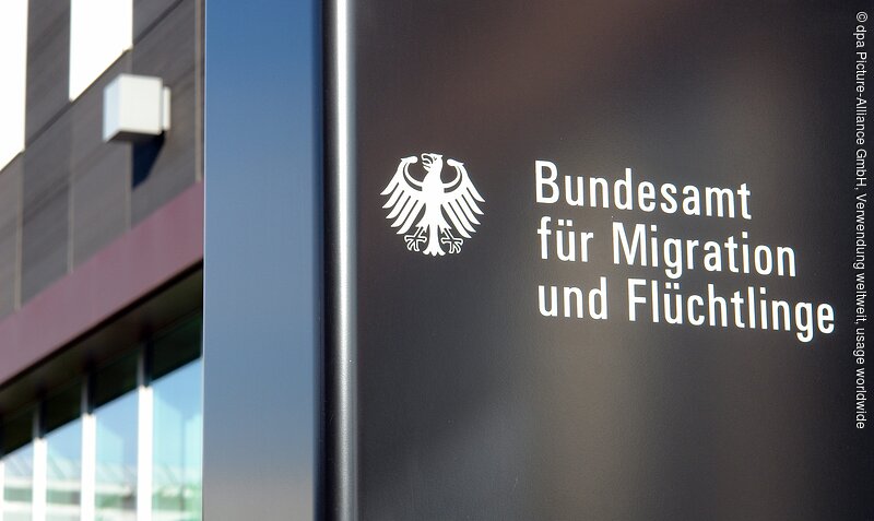 BAMF: Bundesamt für Migration und Flüchtlinge;.Aussenstelle Köln, Dezentrales Referat 324 Köln, Nordrhein-Westfalen, Deutschland, 25.11.2011