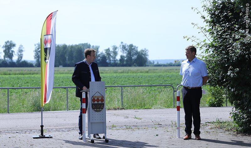 Dr. Reinhard Brandl und Bürgermeister Michael Lederer; Foto: A. Maier