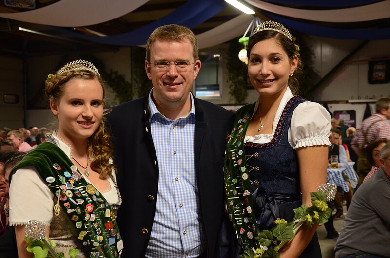 Rebekka Niebler, Dr. Reinhard Brandl und Johanna Schoberer; Foto: Josef Feldmann