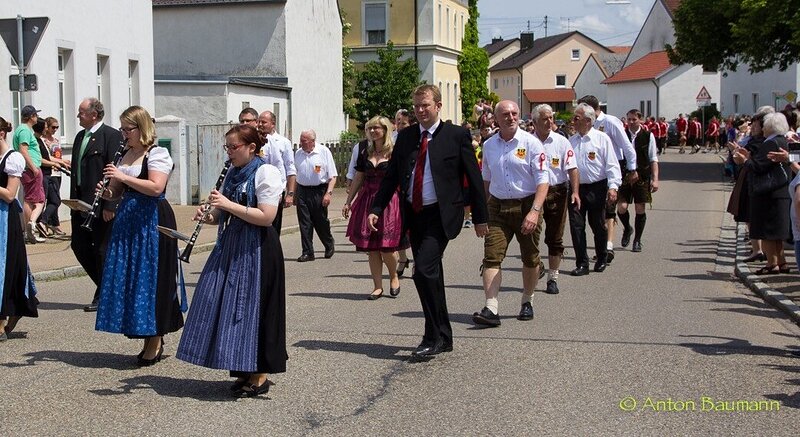 Reinhard Brandl beim Festzug in Eitensheim; Foto: Anton Baumann