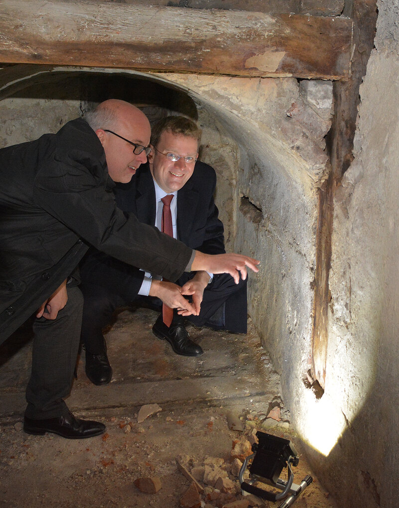 Nicolai Fall und Dr. Reinhard Brandl MdB im Karzer; Foto: Stadt Ingolstadt