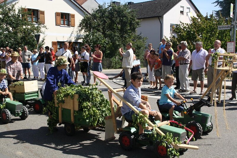 Hopfenzupfer-Festzug in Haunstetten