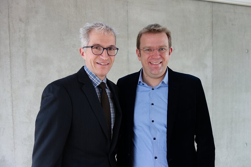 Pfarrgemeinderatsvorsitzender Peter Ziegler und Dr. Reinhard Brandl MdB; Foto: Franz Schlagbauer