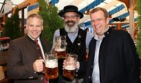 Ein Prosit auf das Herbstfest 2017! Foto: Stefan Eberl