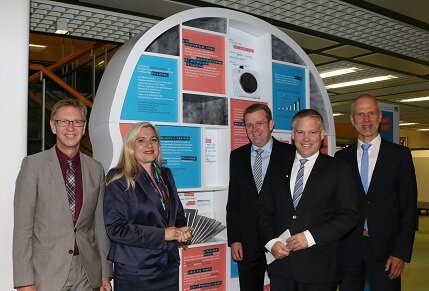 Dr. Winfried Teschauer, Staatsministerin Melanie Huml, Dr. Reinhard Brandl, Dr. Christian Lösel, Prof. Dr. Tittes; Foto: Stefan Eberl