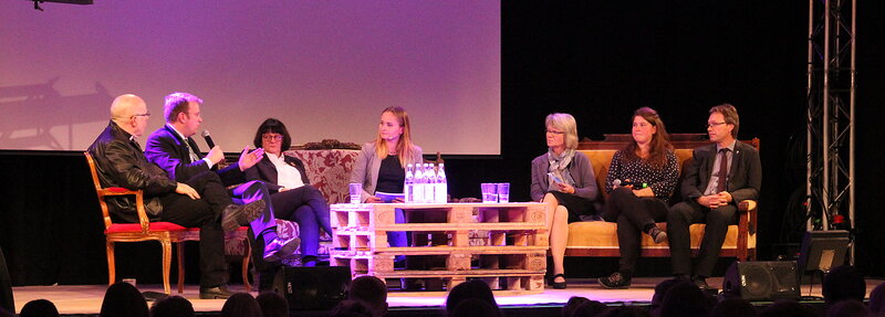 Podiumsdiskussion der evang. Jugend in der Halle Neun