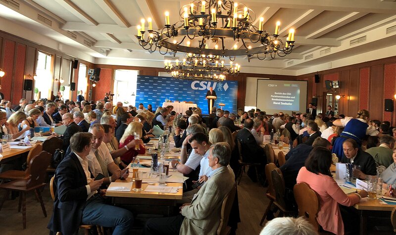 Wahlkreisdelegiertenversammlung im Münchner Hofbräukeller; Foto: Enghuber