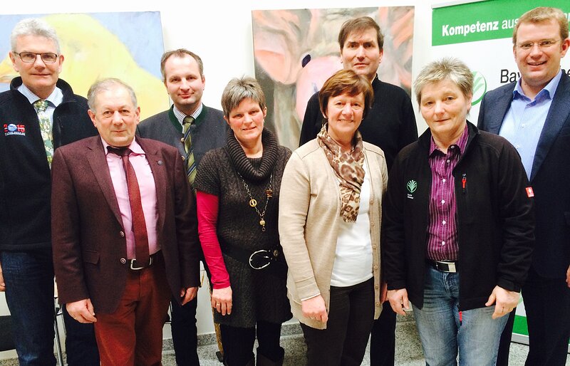 MdB Artur Auernhammer und MdB Dr. Reinhard Brandl mit den Vertretern des Bauernverbandes