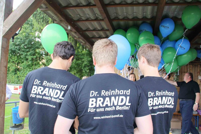 Die Freunde der Jungen Union begleiteten Reinhard Brandl an diesem Sonntag