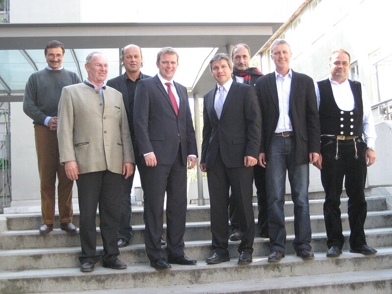 Reinhard Brandl mit den Obermeistern