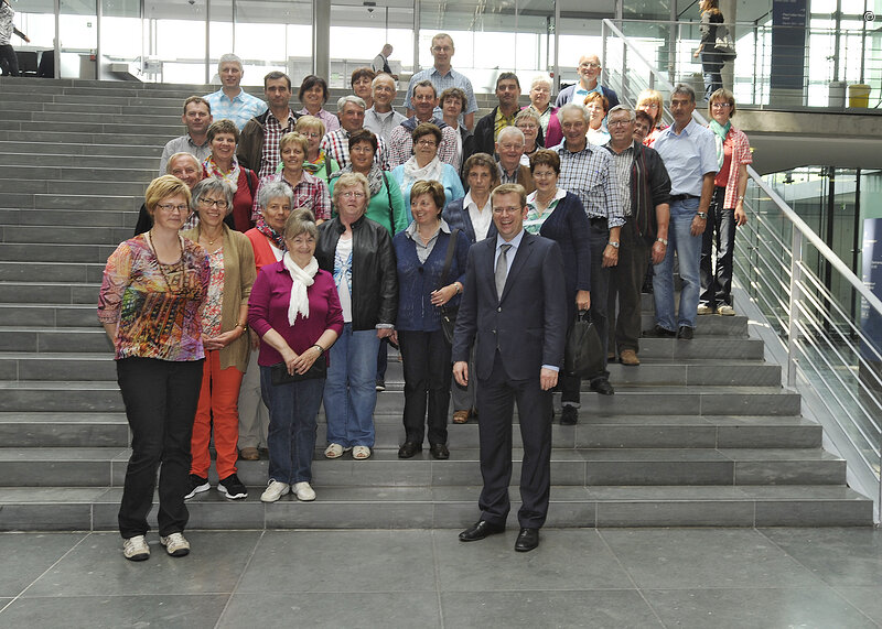 Die Gäste aus Oberdolling mit Reinhard Brandl im Paul-Löbe-Haus