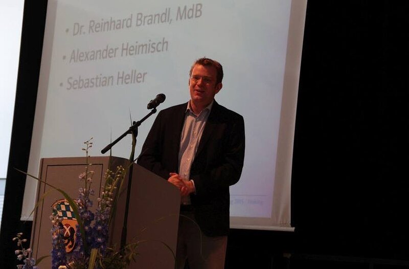 Reinhard Brandl leitete die Wahlen