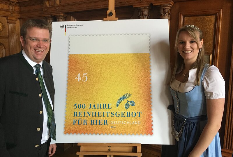 Reinhard Brandl mit Bierkönigin Marlene Speck