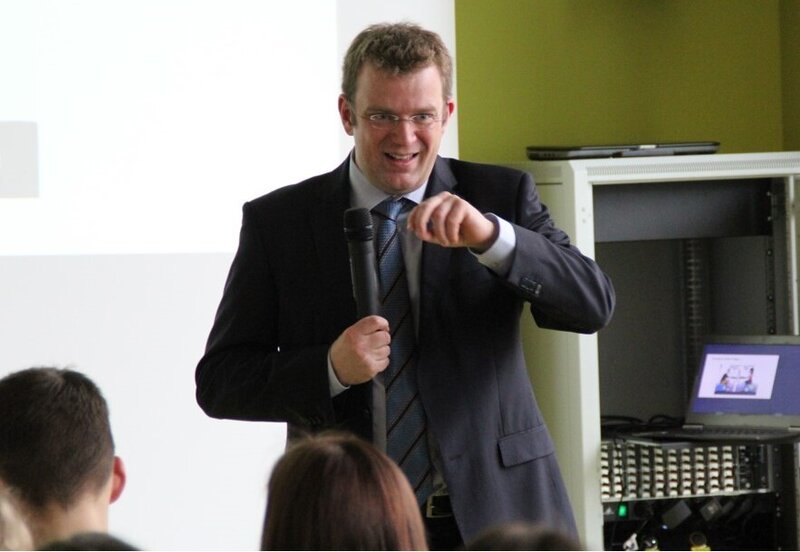 Dr. Reinhard Brandl am Reuchlin-Gymnasium Ingolstadt