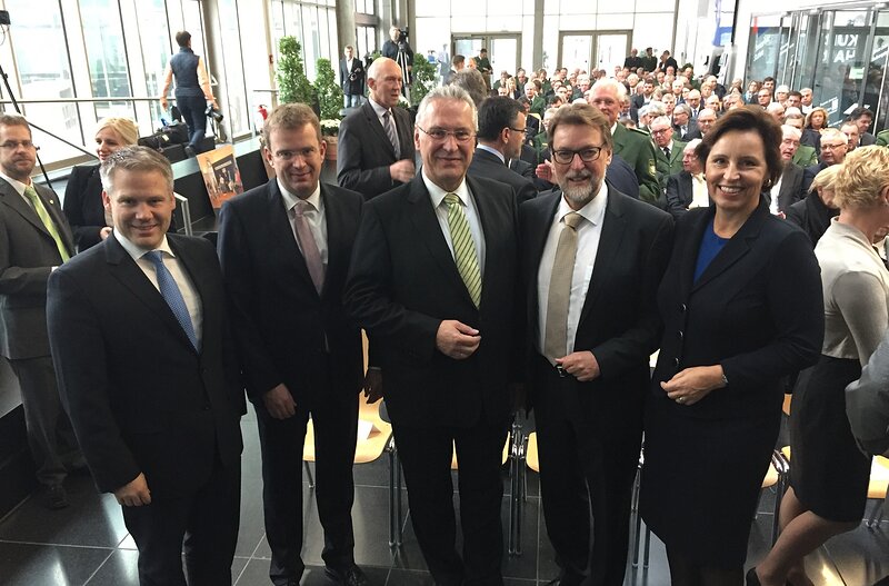 OB Dr. Christian Lösel, MdB Dr. Reinhard Brandl, Innenminister Joachim Herrmann, Landrat Martin Wolf und MdL Christine Haderthauer