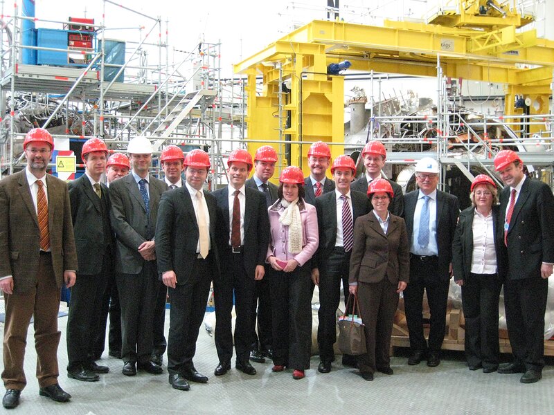 Reinhard Brandl besucht gemeinsam mit Abgeordneten von Union und FDP das Max-Planck-Institut für Plasmaforschung in Greifswald 
