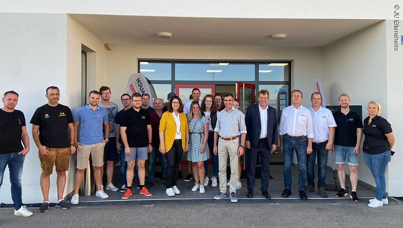 Spannender Firmenbesuch mit Tanja Schorer-Dremel, Alexander Heimisch und Dr. Reinhard Brandl