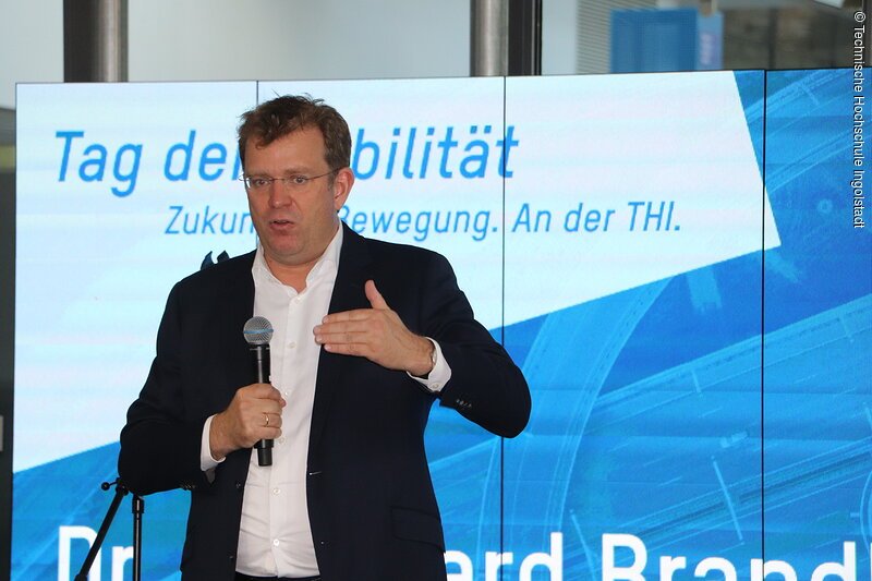 Der Bundestagsabgeordnete Reinhard Brandl sprach zu Beginn der Veranstaltung ein Grußwort.