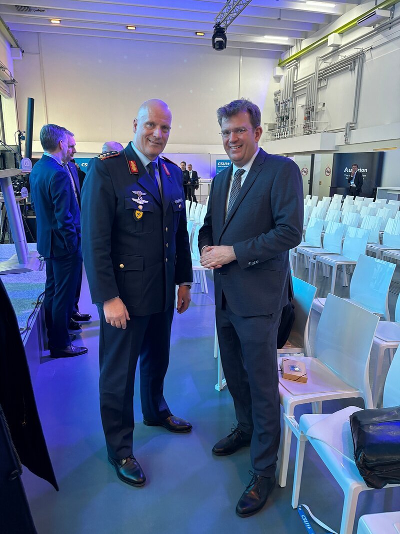 Generalleutnant Ingo Gerhartz und Dr. Reinhard Brandl MdB