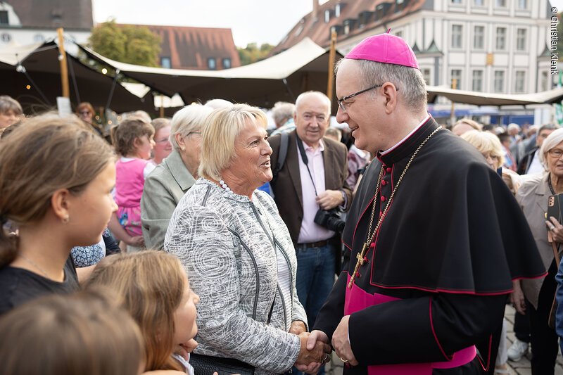 Fest der Begegnung auf dem Leonrodplatz im Anschluss an die Amtseinf&uuml;hrung von Bischof Christian W&uuml;rtz